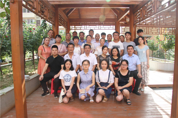 又是一年金秋季，助學(xué)圓夢(mèng)暖人心----2017年寶業(yè)集團(tuán)“金秋助學(xué)”活動(dòng)圓滿結(jié)束